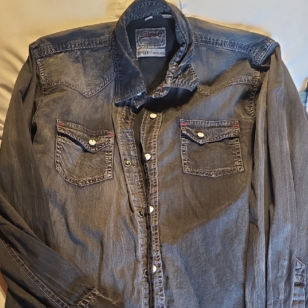 Gray/black Button-Up Shirt